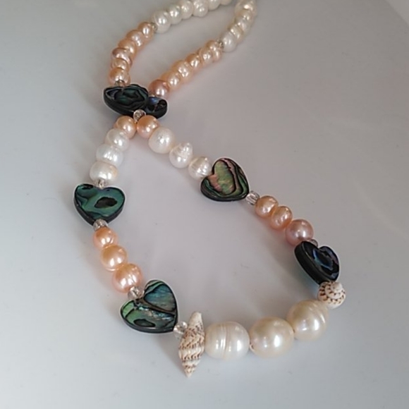 Seashell and pearl choker - Picture 3 of 4